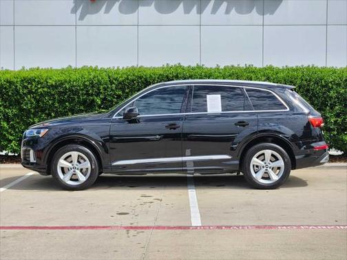 2022 Audi Q7 45 Premium Plus
