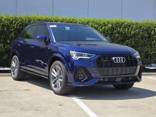 NAVARRA BLUE 2024 Audi Q3 Premium 45 TFSI S line quattro Tiptronic