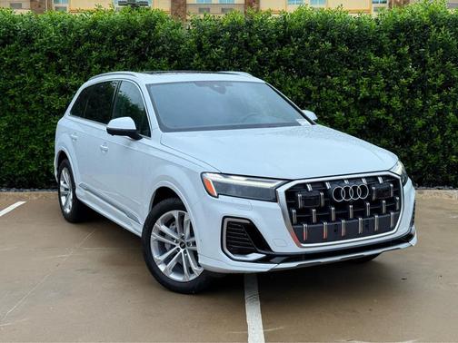 Glacier White Metallic 2025 Audi Q7 55 Premium Plus