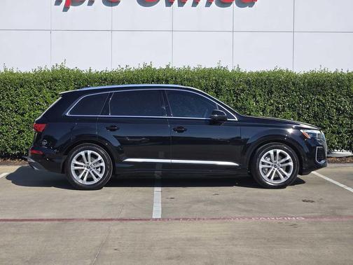 2025 Audi Q7 55 Prestige