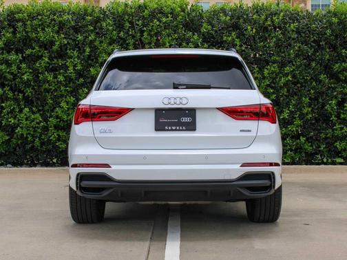 Arkona White 2025 Audi Q3 Premium 45 TFSI S line quattro Tiptronic