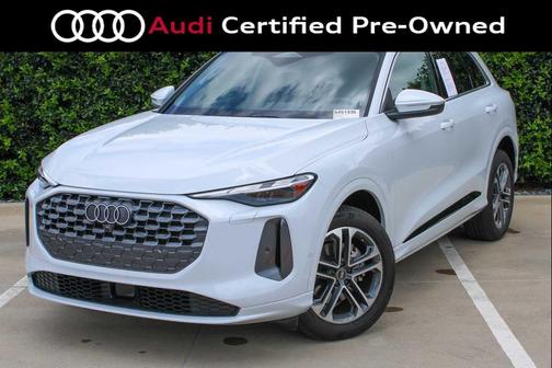 Glacier White Metallic 2025 Audi Q5 Premium TFSI quattro S tronic