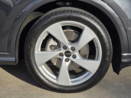 2025 Audi Q5 Prestige TFSI quattro S tronic