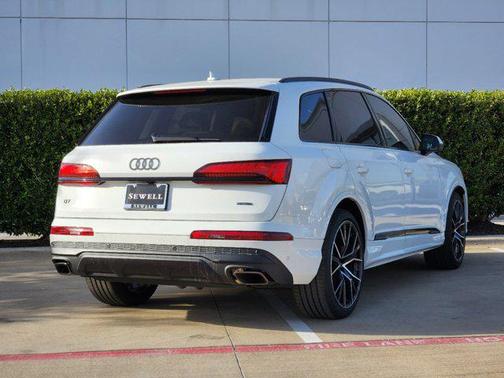 2025 Audi Q7 55 Prestige