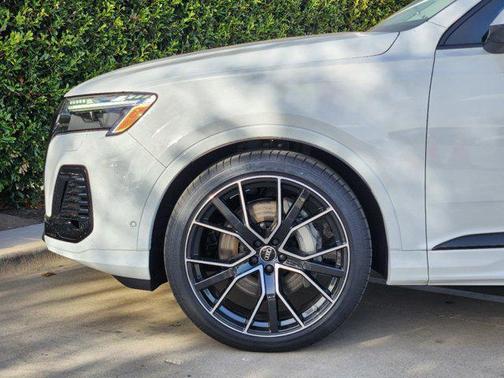 2025 Audi Q7 55 Prestige