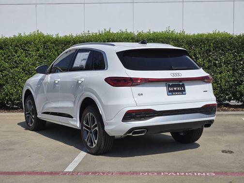 2025 Audi Q5 Premium