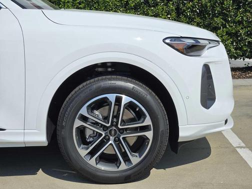 2025 Audi Q5 Premium