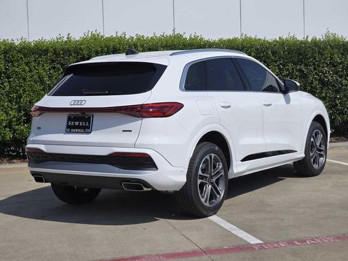 2025 Audi Q5 Premium