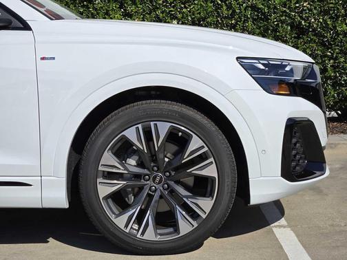 2026 Audi Q8 55 Premium Plus