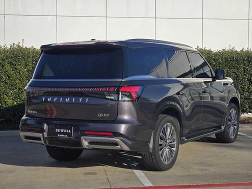 2026 INFINITI QX80 Luxe