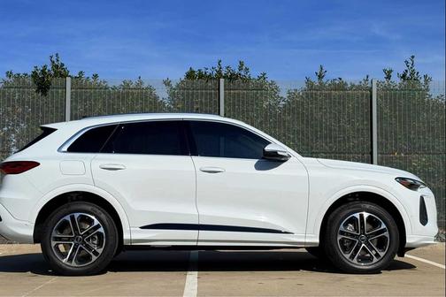 GLACIER WHITE 2026 Audi Q5 Premium TFSI quattro S tronic