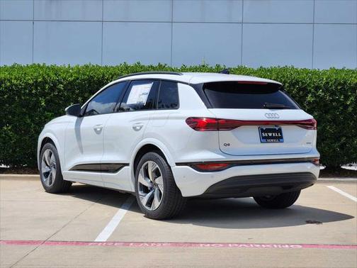 2025 Audi Q6 e-tron Prestige quattro