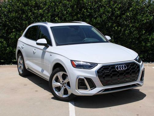 Glacier White Metallic 2023 Audi Q5 45 S line Premium Plus