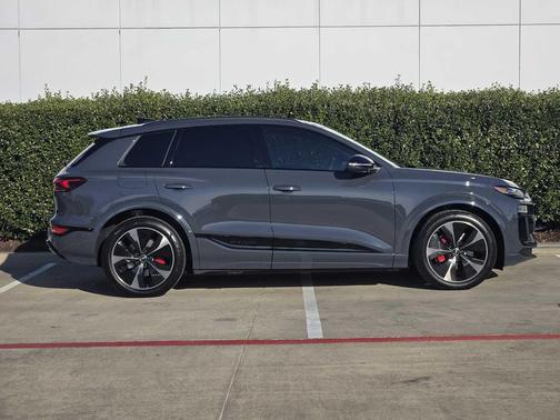 2025 Audi SQ6 e-tron Prestige quattro