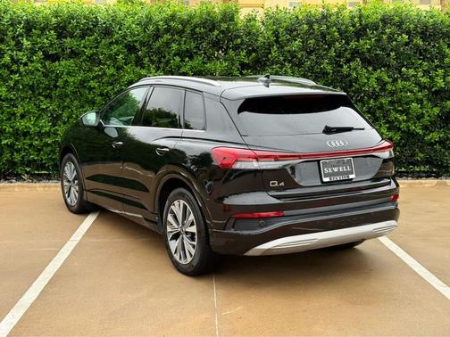 Mythos Black Metallic 2023 Audi Q4 e-tron Premium Plus 40 RWD