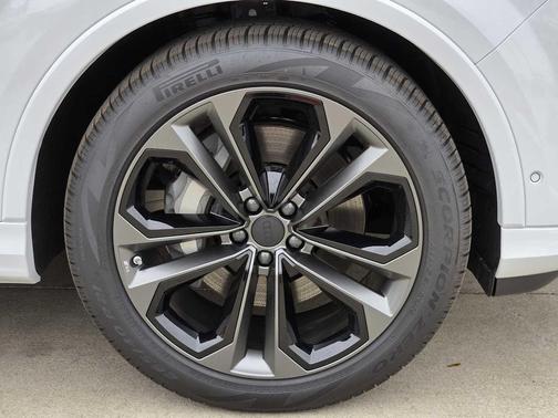 2026 Audi Q7 55 Premium Plus