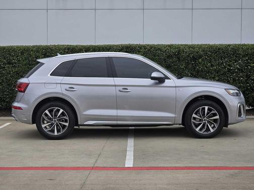 2023 Audi Q5 45 S line Prestige