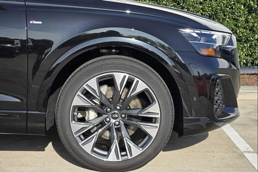 2026 Audi Q8 55 Premium Plus
