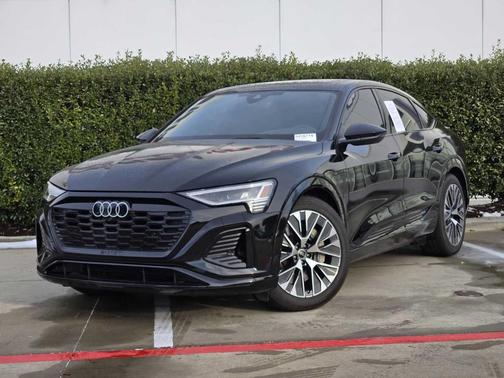 2024 Audi Q8 e-tron Prestige