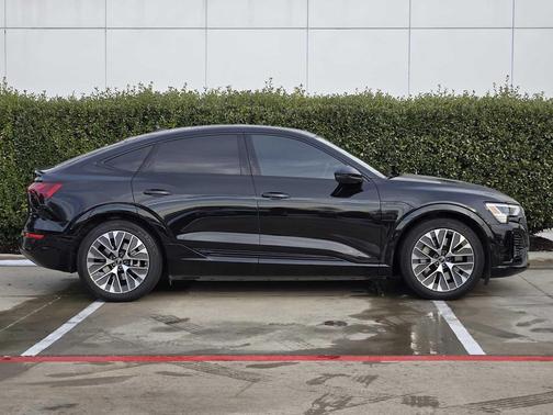 2024 Audi Q8 e-tron Prestige