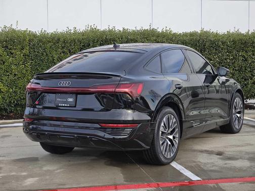 2024 Audi Q8 e-tron Prestige