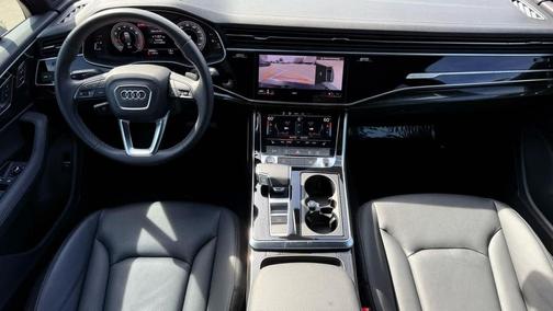 2025 Audi Q7 45 Premium Plus