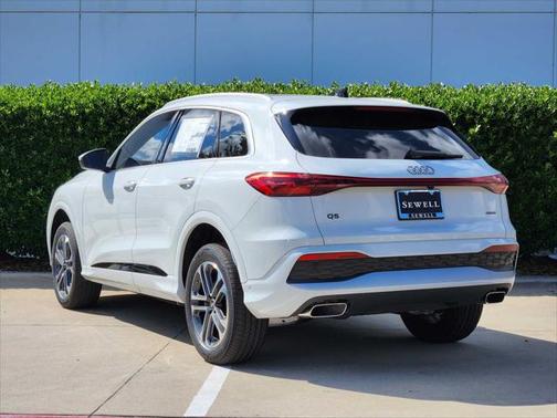 2025 Audi Q5 Premium