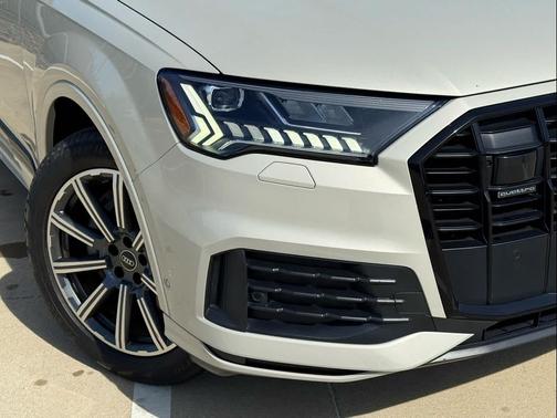 Vicuna Beige Metallic 2023 Audi Q7 45 Premium Plus