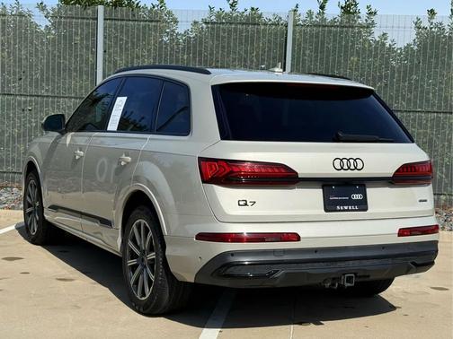 Vicuna Beige Metallic 2023 Audi Q7 45 Premium Plus