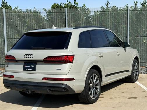 Vicuna Beige Metallic 2023 Audi Q7 45 Premium Plus