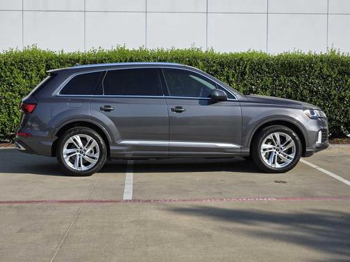 2023 Audi Q7 45 Premium