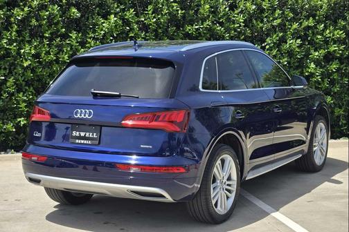BLUE 2019 Audi Q5 2.0T Premium Plus