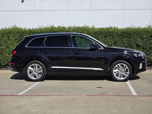2022 Audi Q7 55 Premium Plus
