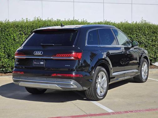 2022 Audi Q7 55 Premium Plus