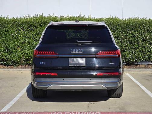 2022 Audi Q7 55 Premium Plus
