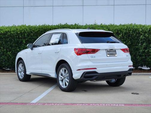 2025 Audi Q3 Premium 45 TFSI S line quattro Tiptronic
