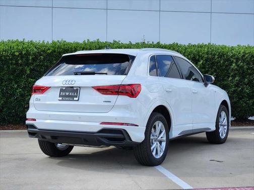 2025 Audi Q3 Premium 45 TFSI S line quattro Tiptronic