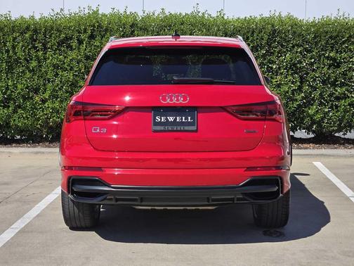 2019 Audi Q3 2.0T S line Prestige
