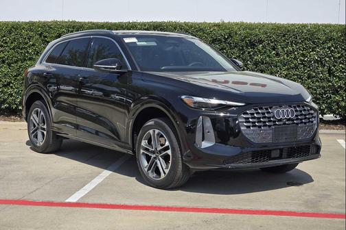 MYTHOS BLACK 2026 Audi Q5 Premium TFSI quattro S tronic