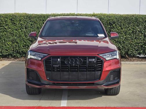 Matador Red Metallic 2024 Audi Q7 55 Prestige