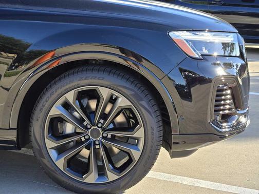2026 Audi Q7 55 Premium Plus