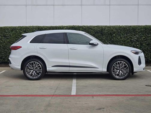 2025 Audi Q5 Premium Plus TFSI quattro S tronic