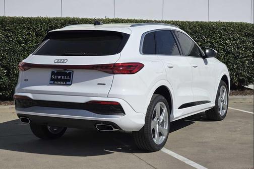 Arkona White 2026 Audi Q5 Premium Plus TFSI quattro S tronic