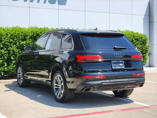 2025 Audi Q7 45 Premium Plus