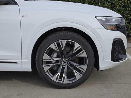 2026 Audi Q8 55 Premium Plus