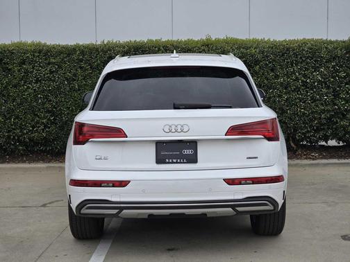 Arkona White 2024 Audi Q5 40 Premium