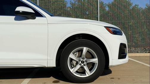 Arkona White 2024 Audi Q5 40 Premium