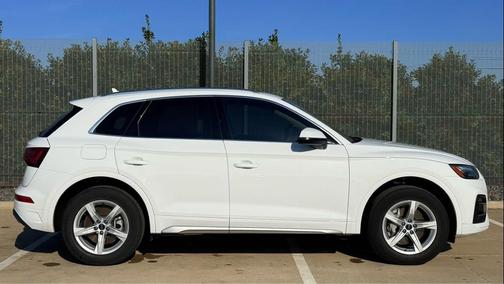 Arkona White 2024 Audi Q5 40 Premium