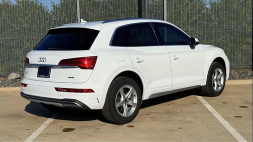 Arkona White 2024 Audi Q5 40 Premium