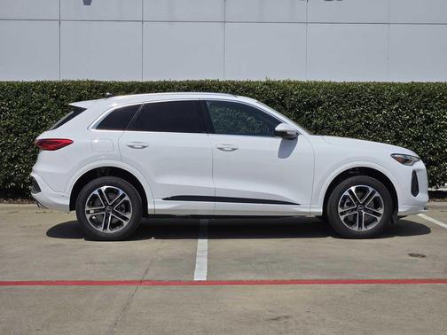 Arkona White 2025 Audi Q5 Premium Plus TFSI quattro S tronic